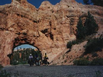 RedCanyonTunnel.jpg (31844 bytes)